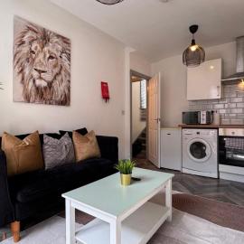 Wolverhampton City Centre Apartment - Budget Friendly - Smart TV - Wi-Fi 12AC