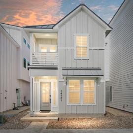 Beach Casita on North Padre Island! Walk to Beach, Boat Slips, Pool, Hotel in Corpus Christi