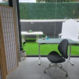 Skylit Suite, Desk, BBQ, Free Park, 20 min CBD, hotel i Bankstown