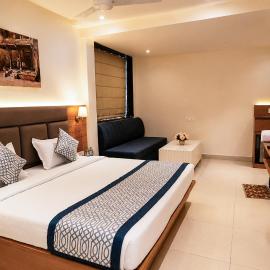Royal Regal-Rooms & Suites
