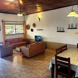 Ongola House، فندق في ياوندي