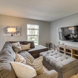 Charming Bellefonte Townhome Near Penn State!, Hotel in Bellefonte