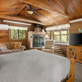 HONEYSUCKLE - Rustic cabin for 2 in Oak Creek Canyon, hotel a Sedona