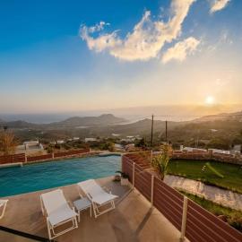 Seaview Villa Plakias Sunset I with Heated Pool, Hot Tub, Sauna & BBQ!
