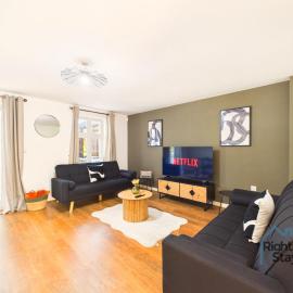 NEW 3 Bed Warwick House Easy M40, A46 Access with Free Parking