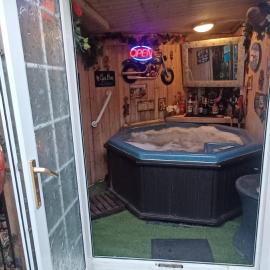 Chalet with hot tub room
