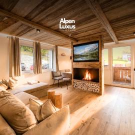 OLDWOOD CHALET - Design Chalet & Balcony, hotell i Fügen