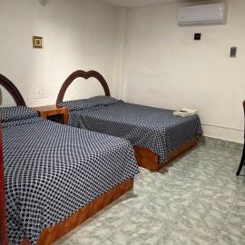 Casa de huespedes LOS SANTOS, hotel u gradu Kankun