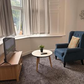 Private Ensuite Room- Walk to Stadium & Metro, Hotel in Sunderland