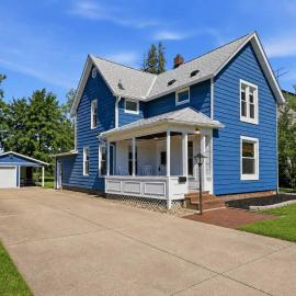 Family-Friendly 3BR Near Downtown Vermilion