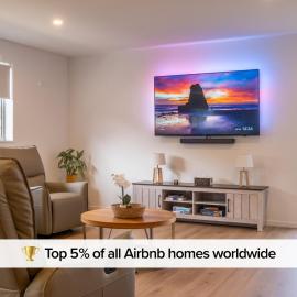 Games Room | Pet Friendly | Family Home | Walk to Shops, hotel a Prebbleton