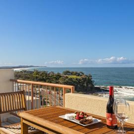 Azure Dreaming - Beachfront Villa at Coolum Beach
