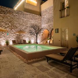 Hotel Nena Centro, viešbutis mieste San Migel de Aljendė