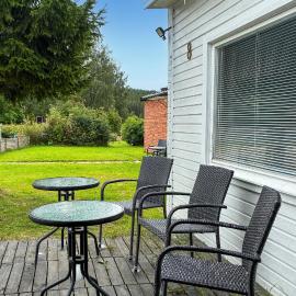 3 Bedroom Awesome Home In Kårböle，Kårböle的飯店