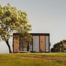 Tallarook Hilltop Tiny House 1 by Tiny Away, Hotel in Tallarook