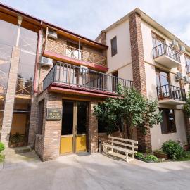 Shaloshvili's Cellar Hotel, hotel i Shilda