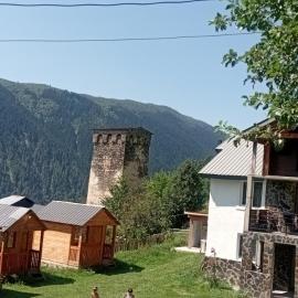 Gugas cottage and guest house in Lakhiri