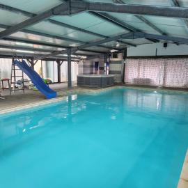 Manola avec piscine couverte à 150m