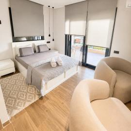 The Premium Kalamaria Suite - Metro & Promenade
