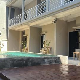 Langoon House, hotel in Uluwatu