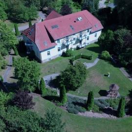 Landgräfin im Herrenhaus Carolinenhof - Ruhe - Yoga im Park, хотел в Groß Plasten