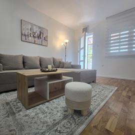 Victory Airport Apartment - Free Parking, Near Nikola Tesla Airport, Hotel in Surčin