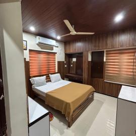 Sree Maheshwar Rooms