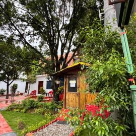 Swaastik guest house, hotel di Narendranagar