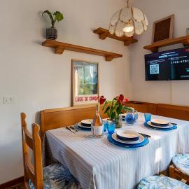 casa alla cascata、マンデッロ・デル・ラーリオのホテル