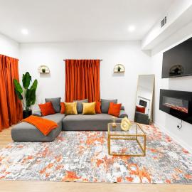 Modern Houston Retreat Near TMC and NRG Sleeps 8, hotel sa Houston