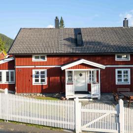 Central Spacious House for 12 with Sauna