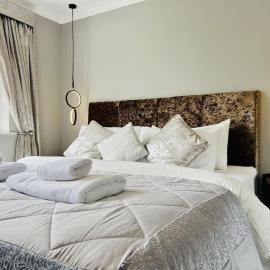 Boutique Home & Private Garden City Escape