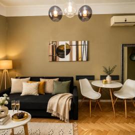 The Artist - Central Apartment near Victory Square