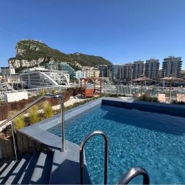 VV - The Marina Nest with Rooftop Pools