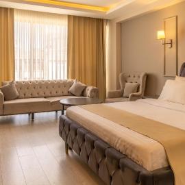 PETRA HOTEL TUZLA, מלון בטוזלה