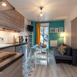 Les Meublés de Luchon - La Perle Bleue - Centre Luchon, Beau T2, 2 à 4 personnes, Wifi: Luchon şehrinde bir otel