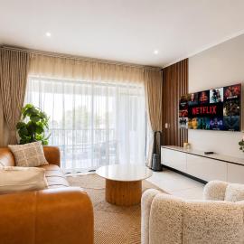Fourways Luxe Escape, Luxury 2 Bed, 2 Bath, Pool, Gym, Backup Power