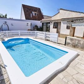 Family home with private pool near the sea, Hotel in Alcanar