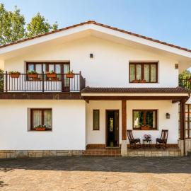 Preciosa y amplia casa con piscina