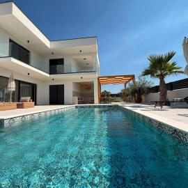 Mi Casa - Private Luxury Villa, Heated Pool-Jacuzzi, hotel a Smoković