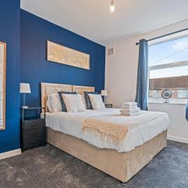 3-Bed Coventry Home, Free Parking, Near CBS Arena