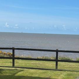 Caravan Sleeps 8 with Sea Views and Parking