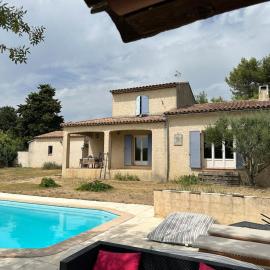 Provençal villa with pool