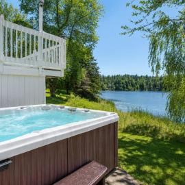 Country house with SPA, small beach, pool