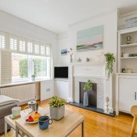2 Bed in Holt oc-2231, khách sạn ở Holt