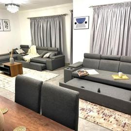 Charming 3 Beds Apartment in elegant Villa Prime Location in Shorouk City, хотел в Кайро