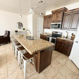 Casa Manzana with two heated pools, готель у місті Вашингтон