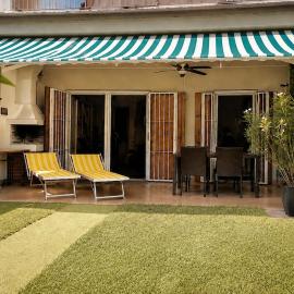 Casa Aurora - Private Garden & Jacuzzi - Gardaland, hotel in Colà di Lazise