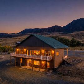 The Yellowstone- Soak in Panoramic Views, Wapiti Cabin, Dogs OK, hotel u gradu 'Cody'