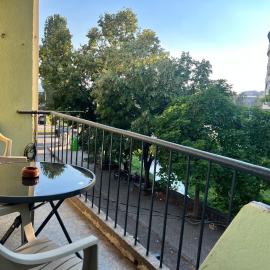 Central Point Apartment